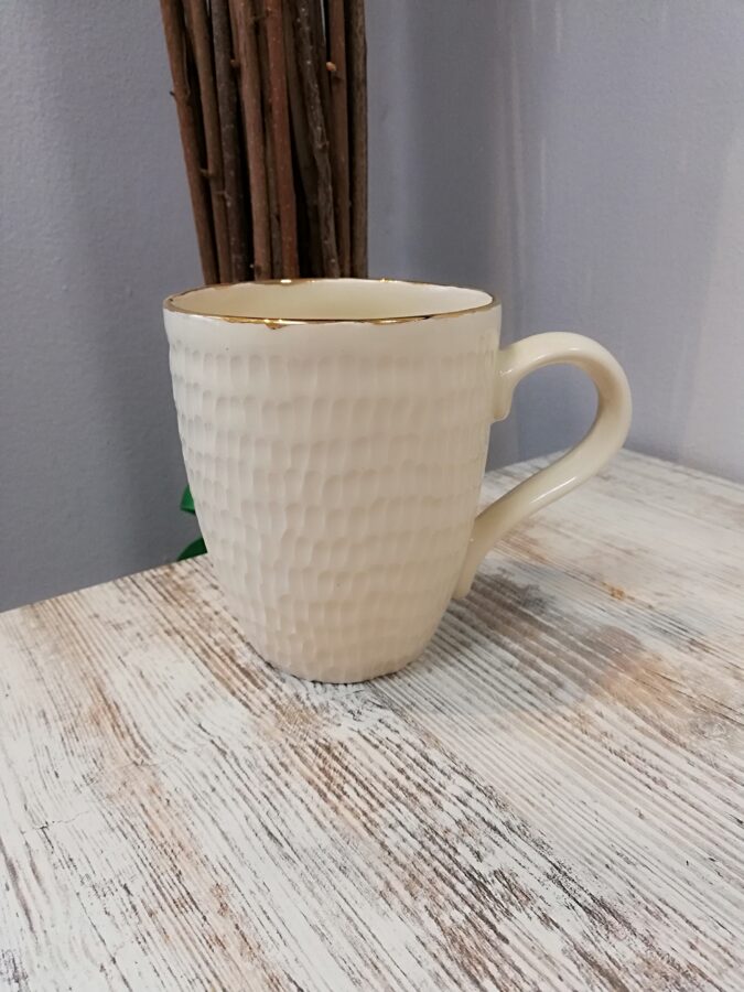 Rankų darbo keramikinis puodelis KM1