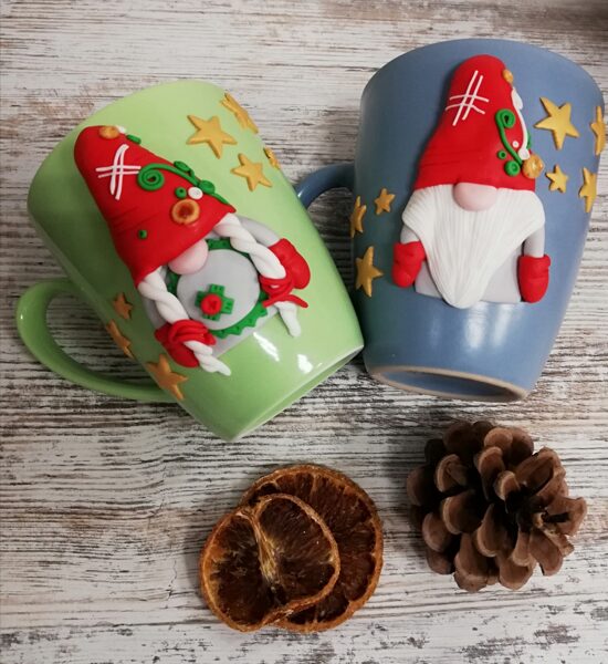 Polimeriniu moliu dekoruotas puodelis nykštukas